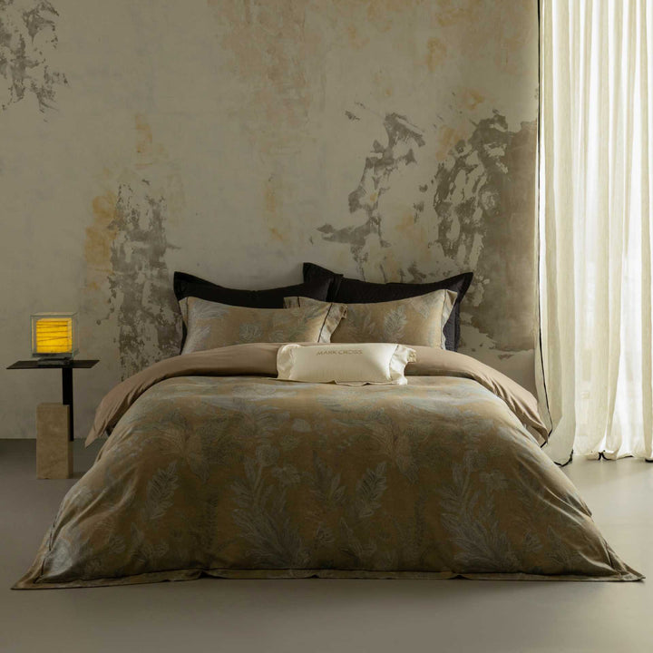 Bed linen set with subtle leaf and feather jacquard made of cotton percale