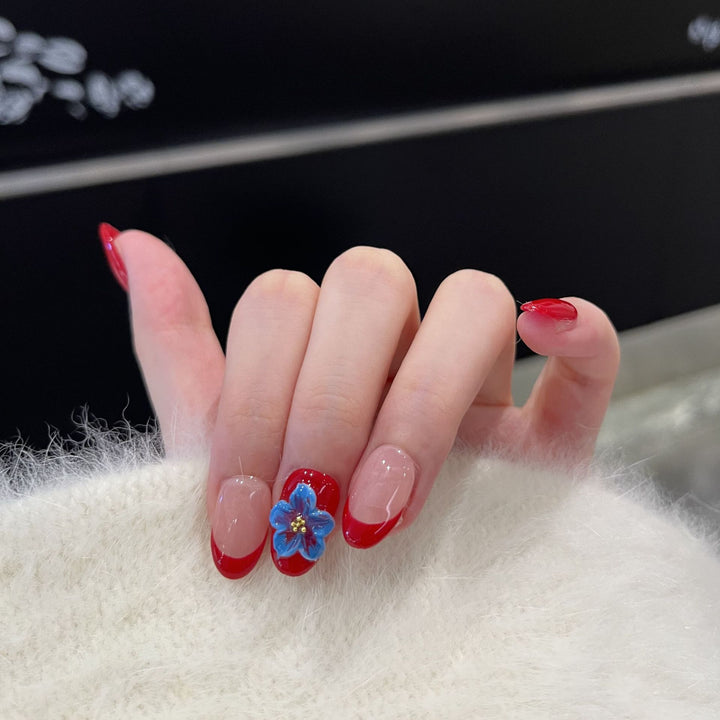 Stylish Floral Accent Press-On Nail Set Stornfield