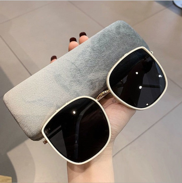Women's modern square sunglasses with wide temples Stornfield