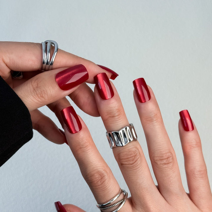 High-gloss artificial nails with modern design Stornfield