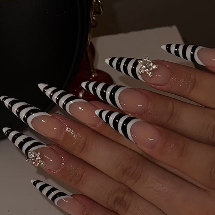 Glamorous Lace Nails Stornfield