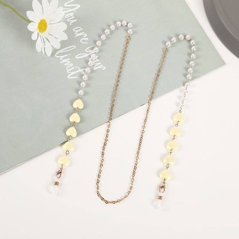Heart Charm Eyewear Chain Stornfield