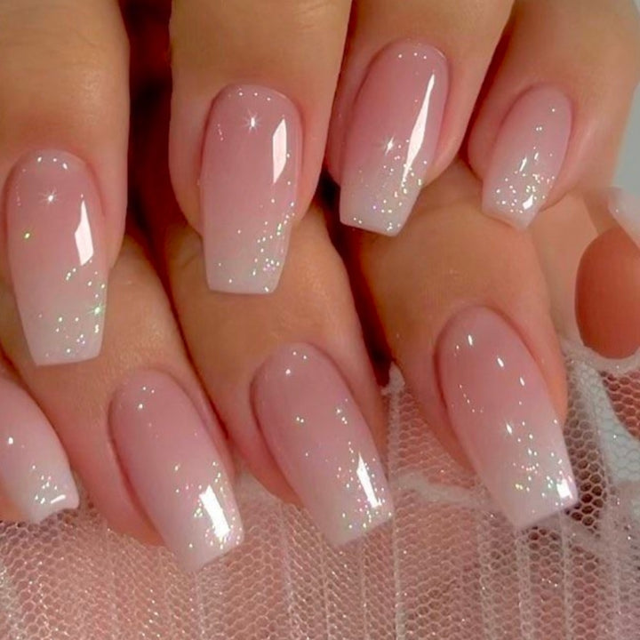 Elegant and Sparkling Artificial Fingernails Stornfield