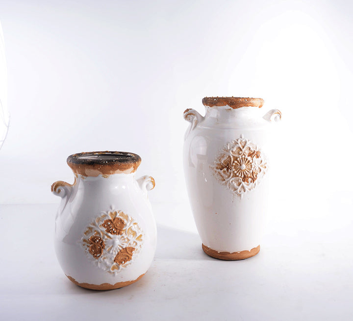 Elegant ceramic vase with decorative pattern Stornfield