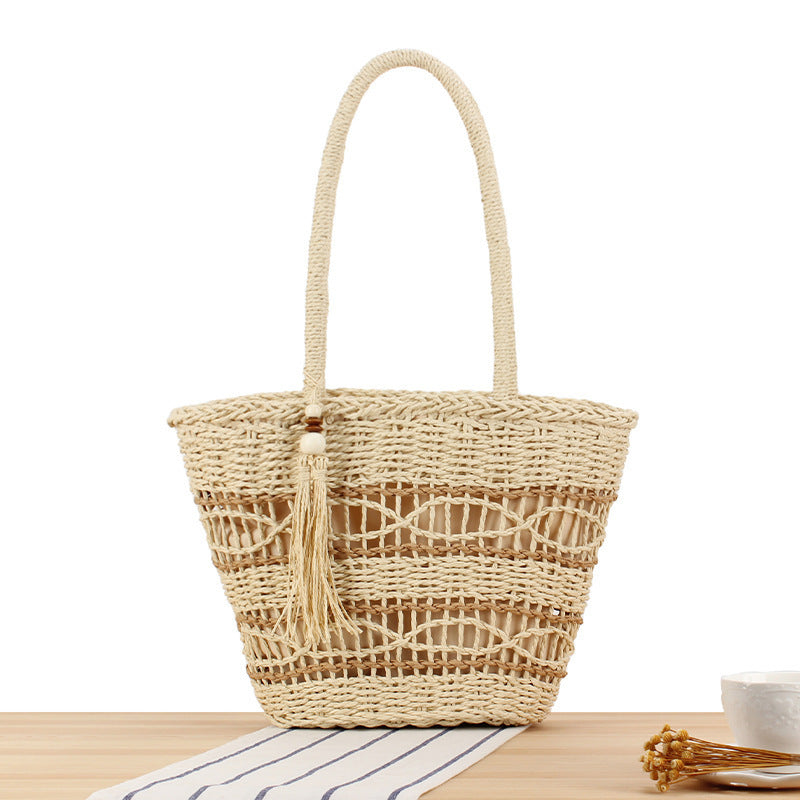 Handmade tote bag with decorative fringes Stornfield