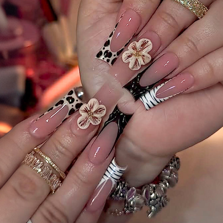 Artistic Nail Art Press-On Set with Floral and Animal Patterns Stornfield