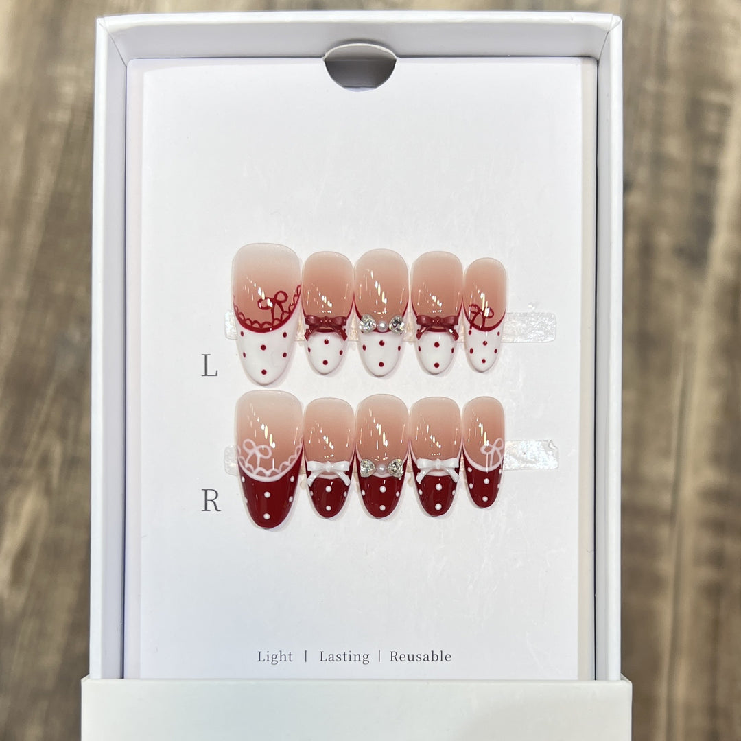 Elegant Reusable Press-On Nails with Artistic Details Stornfield