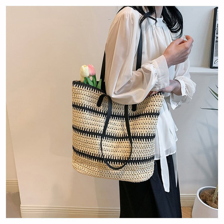 Handmade beach bag with striking leather handles Stornfield