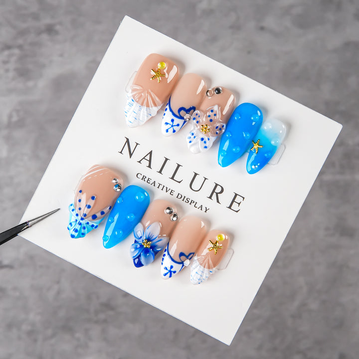 Artistic Themed Press-On Nail Art Set