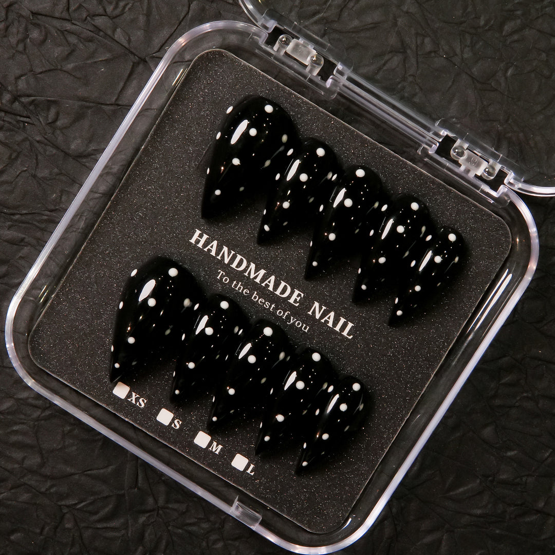 Artistic Stiletto Press-On Nail Set