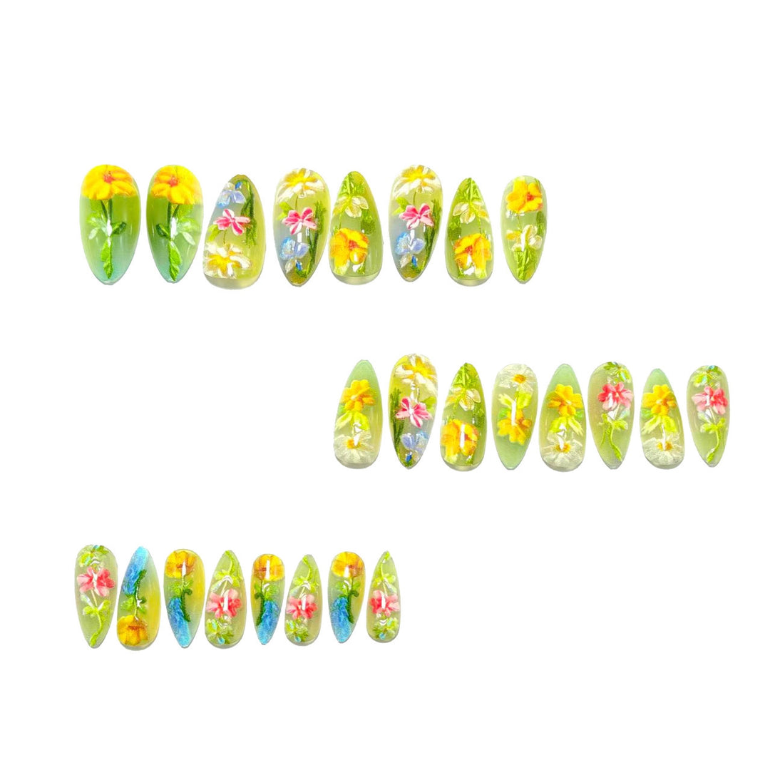 Artificial nail with cheerful floral design Stornfield