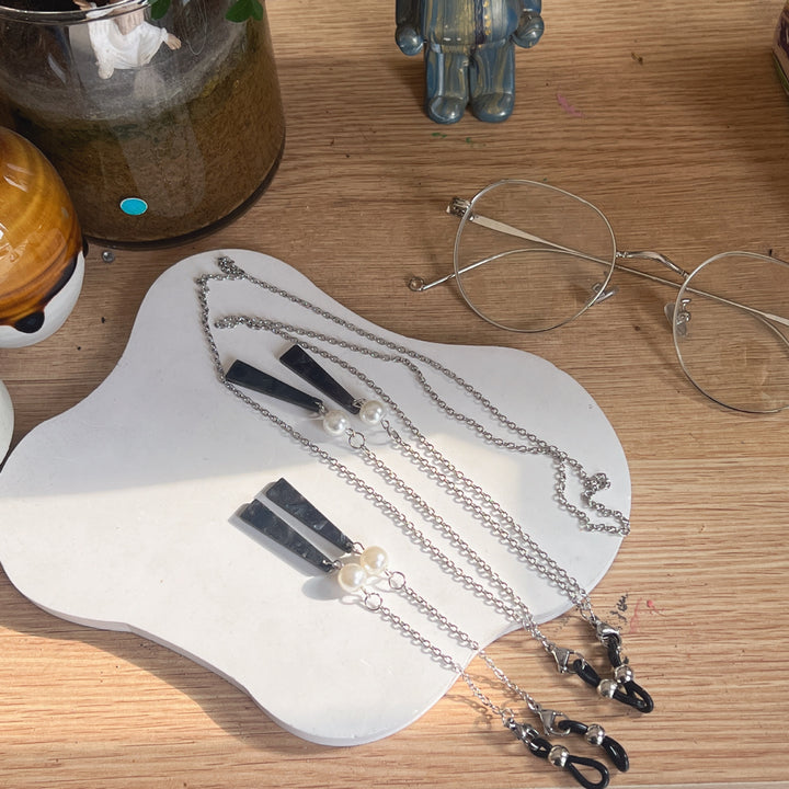 Chic Pearl and Chain Eyewear Holder Stornfield