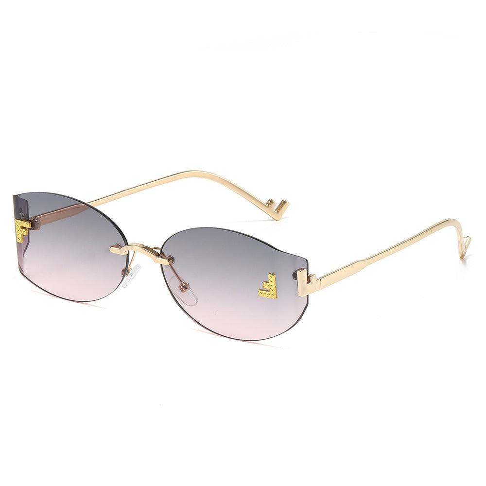 Elegant Winged Sunglasses Stornfield