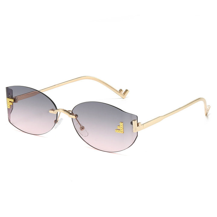 Elegant Winged Sunglasses Stornfield