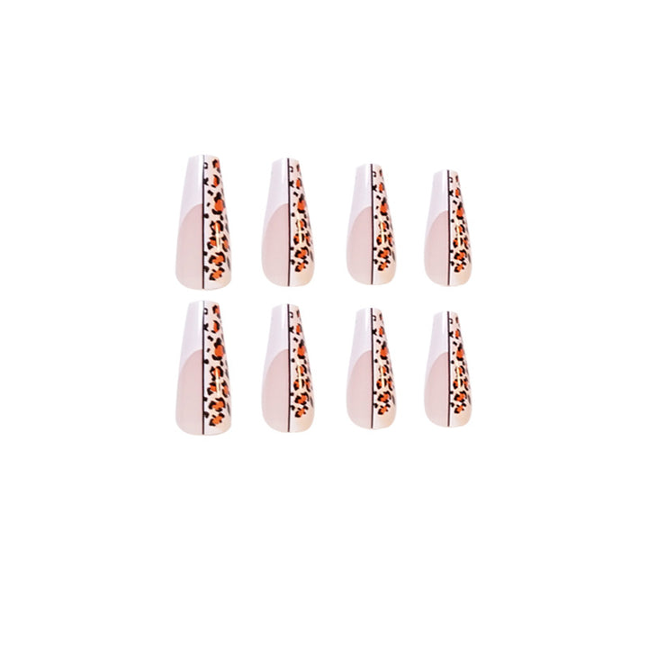 Artful nail extensions in modern leopard design Stornfield
