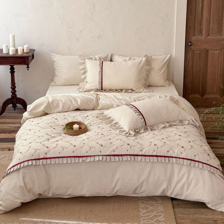 Ruffled-Edge Cotton-Linen Quilted Duvet Cover Set with Embroidered Vine Motif