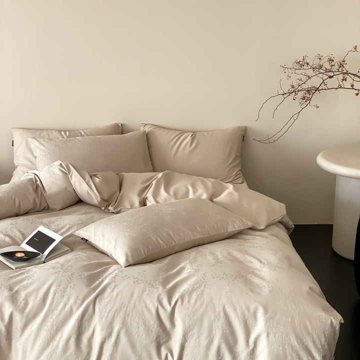 Premium duvet cover set made of breathable cotton satin with concealed zipper