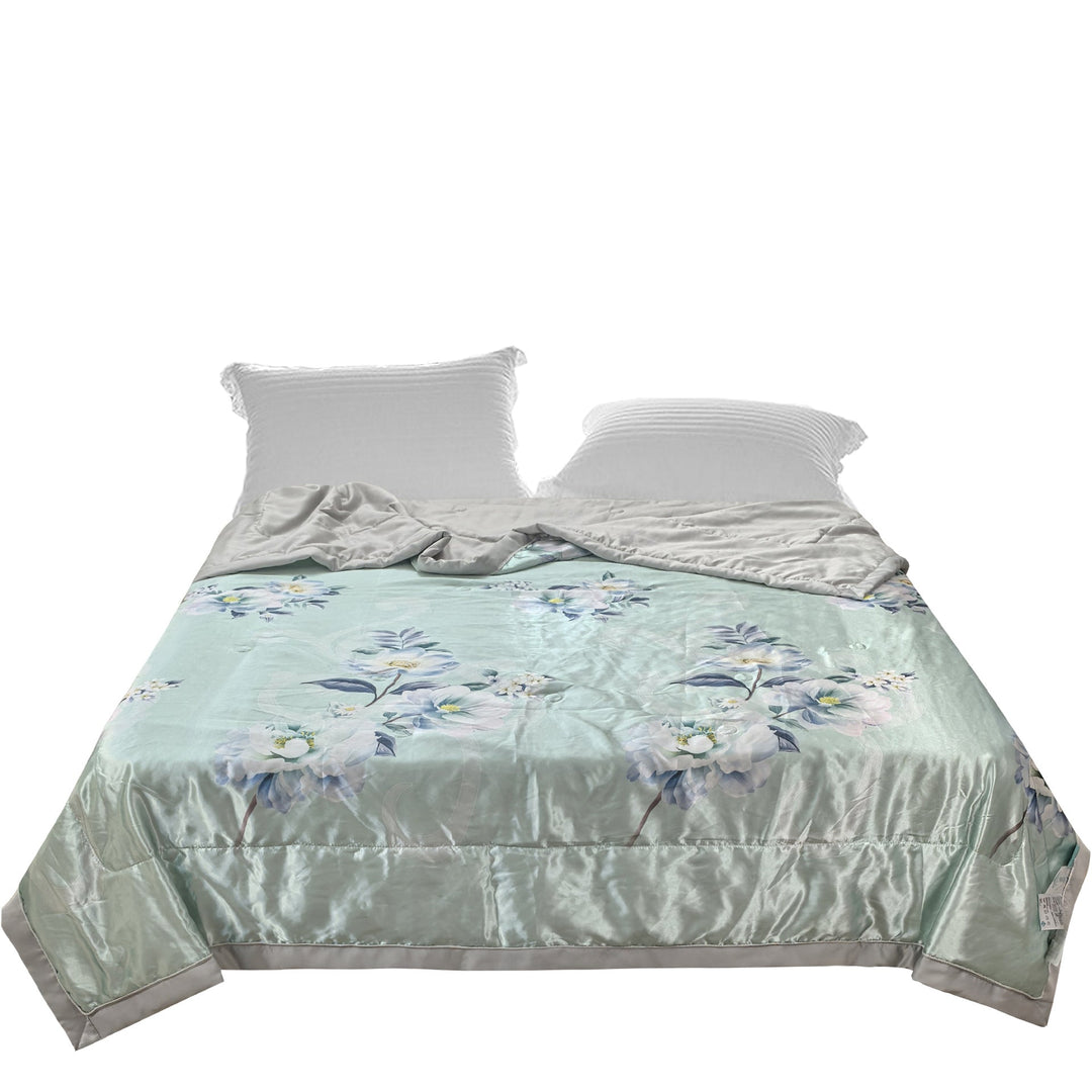 Luxurious Silky Quilt Set Stornfield