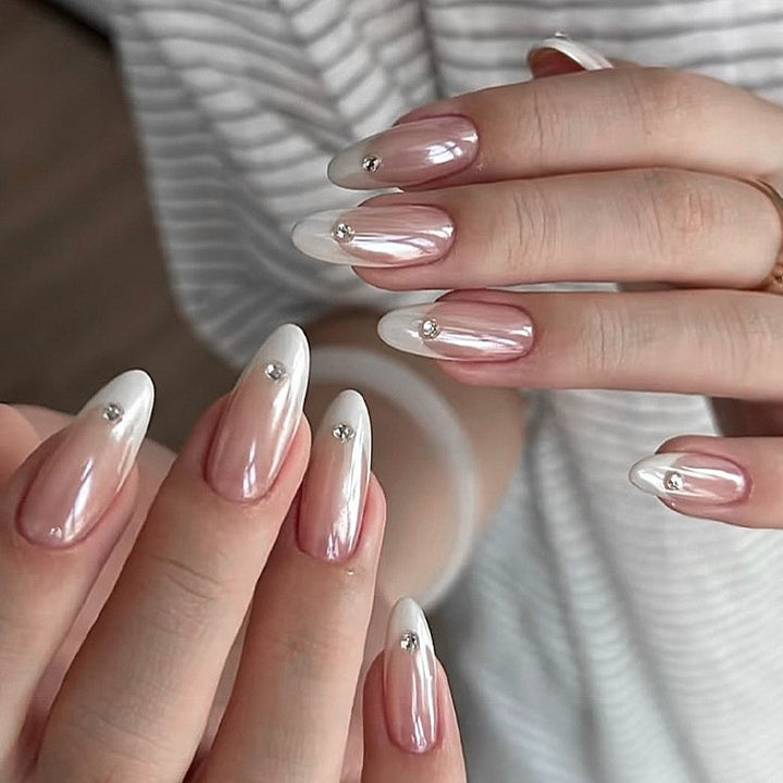 Artificial nail set with elegant high-gloss ombre design and sparkling accents Stornfield