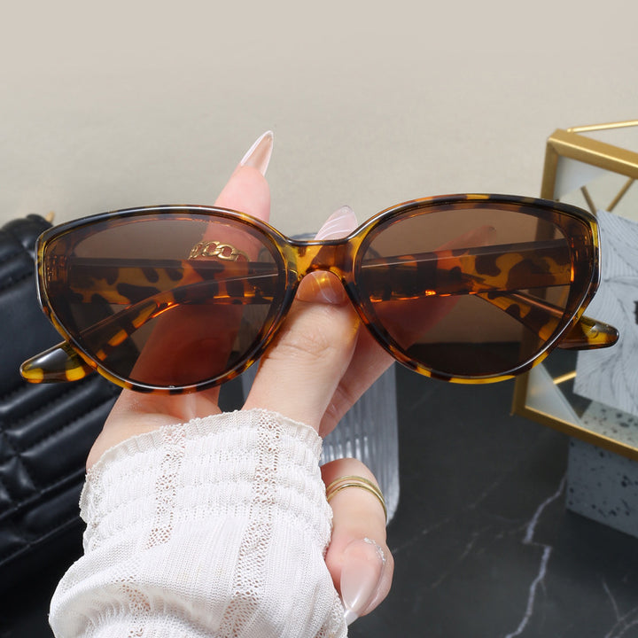 Women Cat-Eye Sunglasses with Modern Design Stornfield