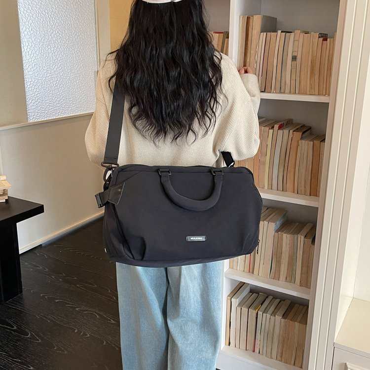 Multifunctional Weekender Bag With Innovative Design Stornfield
