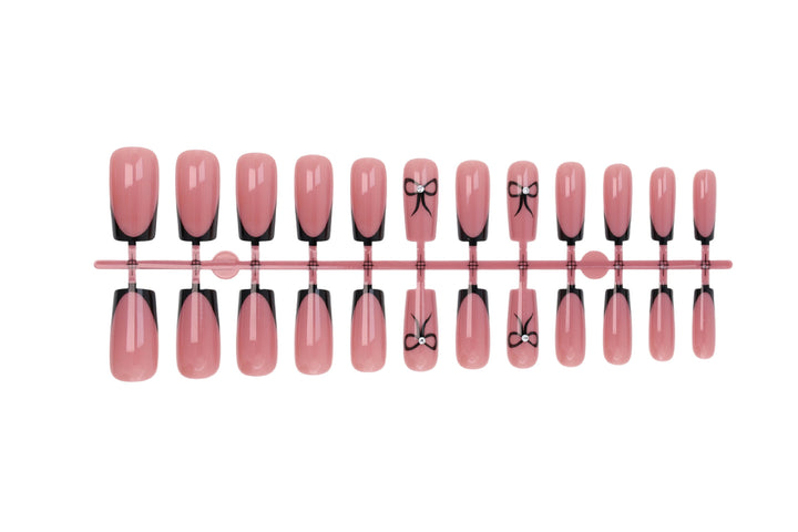 Acrylic nail set with elegant details Stornfield