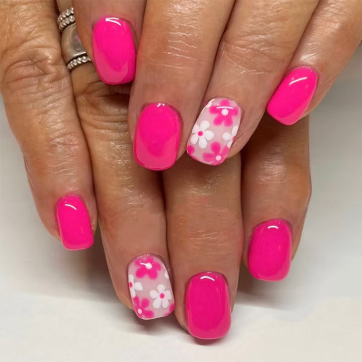 Artificial nails in playful flower pattern Stornfield