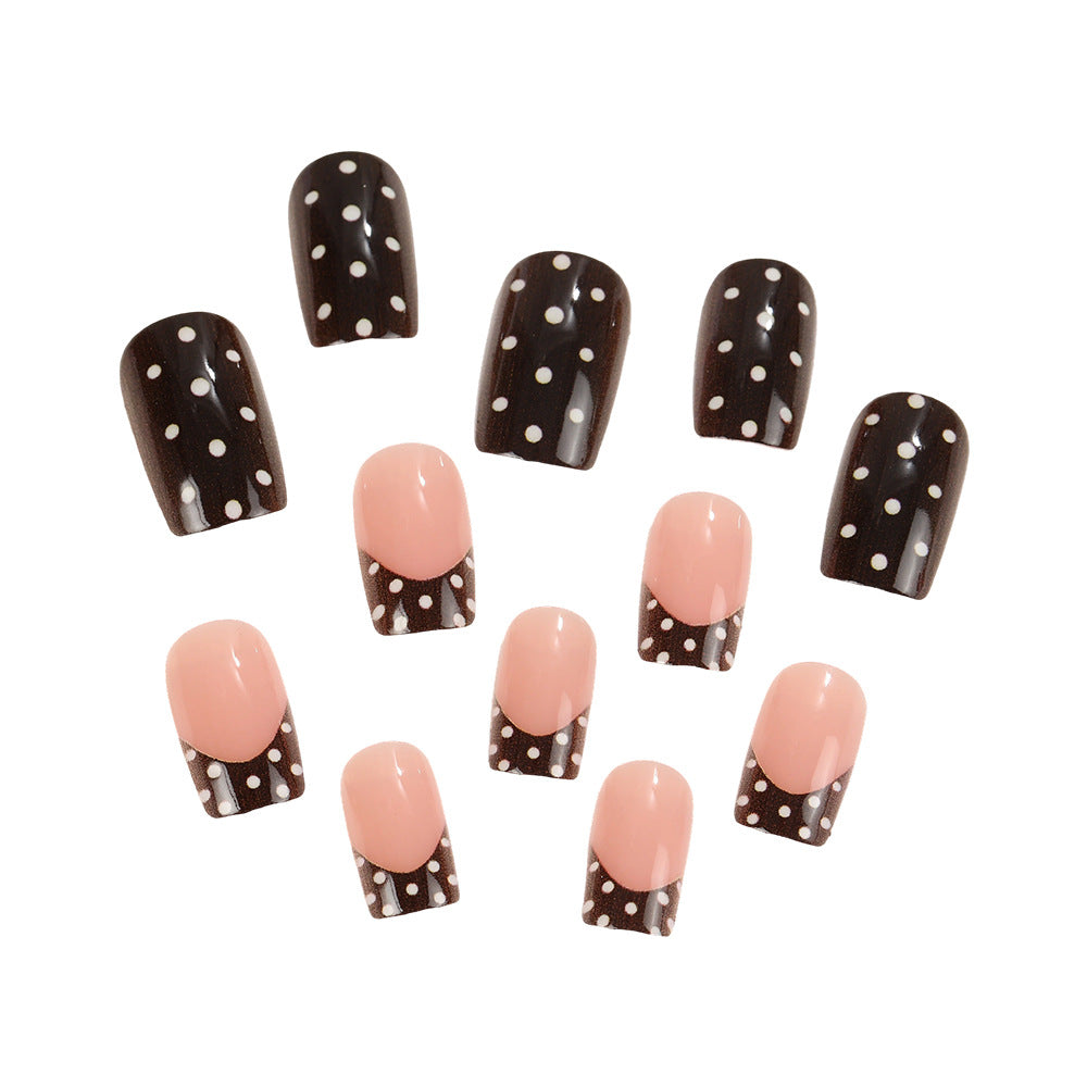 Stylish dotted pattern artificial nails Stornfield