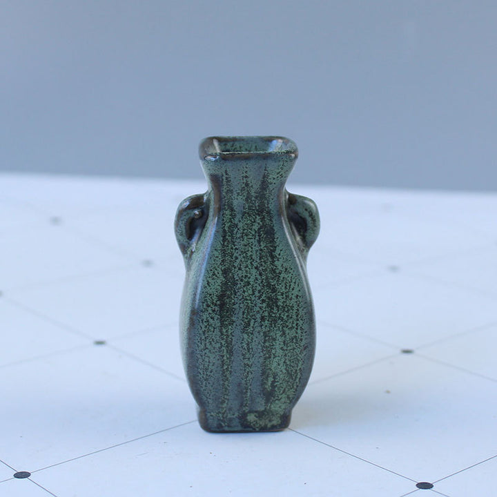 Elegant ceramic vase with artistic design Stornfield