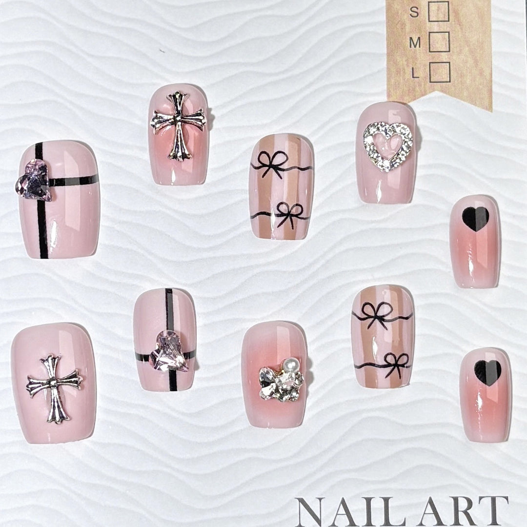 Glamorous Press-On Nail Set with Stylish Embellishments