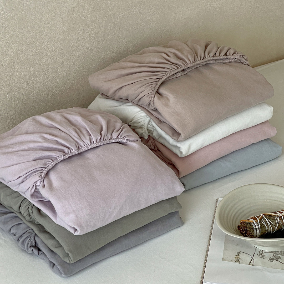 Romantic ruffled bedding set with pillowcases and fitted sheets