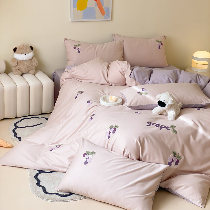 Bedding complete set made of cotton satin with dessert party motif and reversible pillowcases