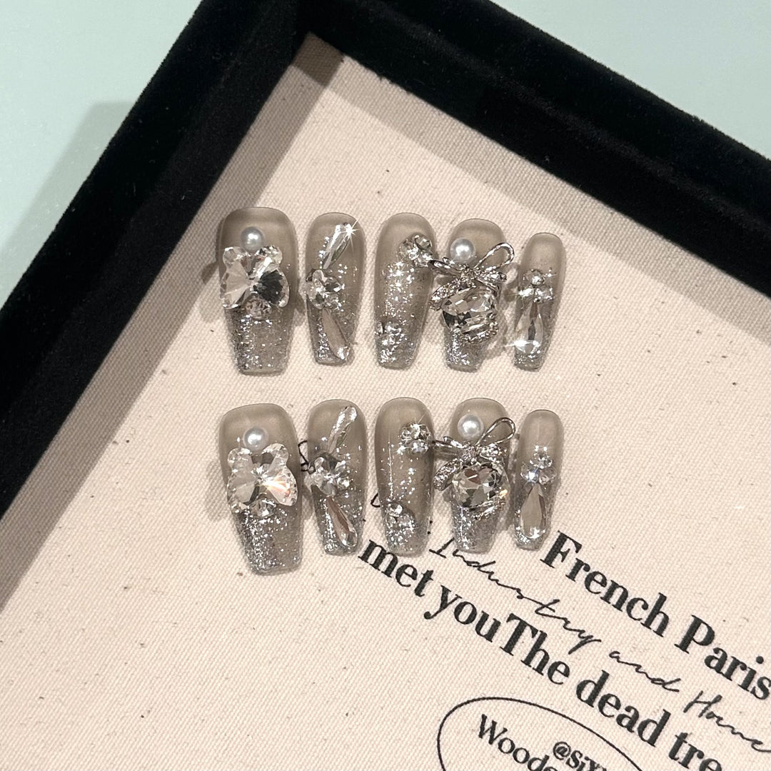 Alluring Crystal-Embellished Press-On Nail Set