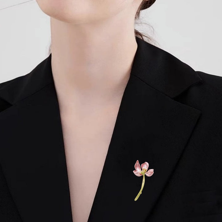 Elegant Flower Brooch Stornfield