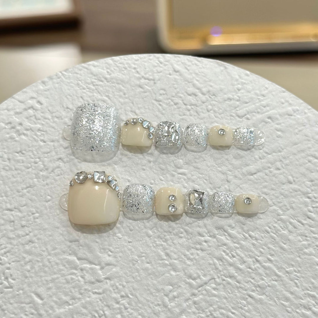 Elegant Press-On Nail Art Set with Sparkling Accents