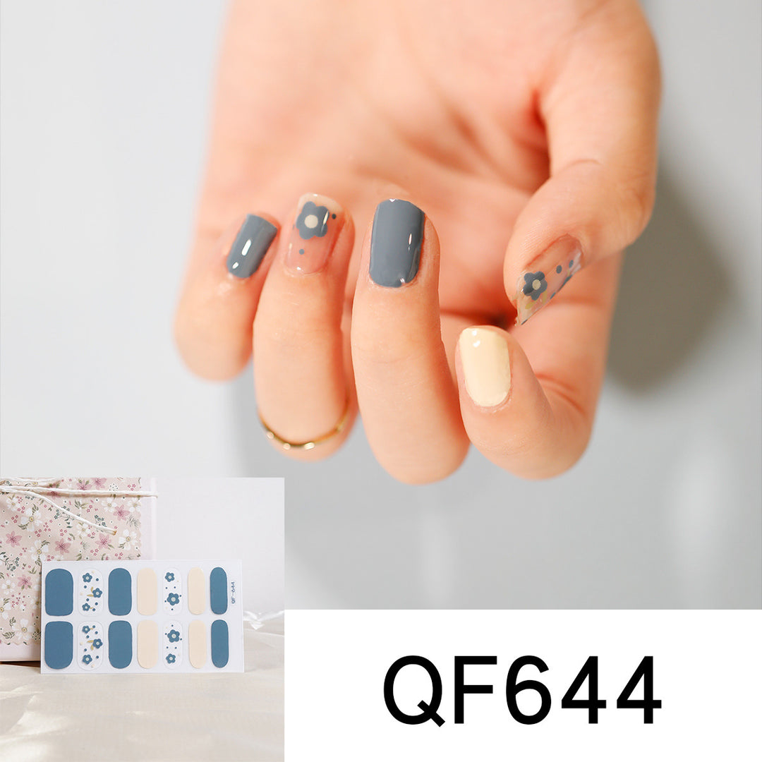 Artificial nail design with heart motif Stornfield