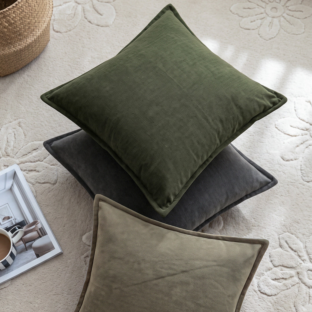Luxurious and stylish decorative pillow