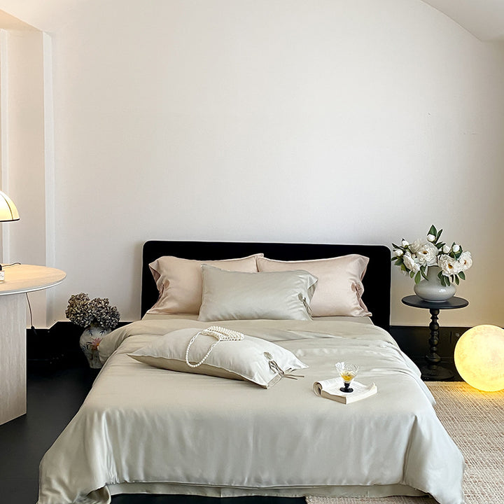 Luxury Satin Bedding Set with Duvet Cover Pillowcases and Fitted Sheet