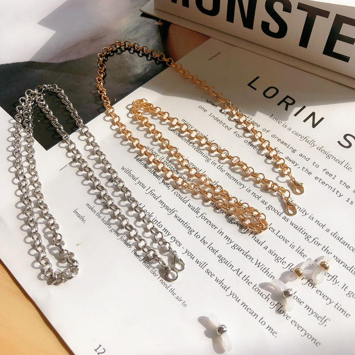 Elegant Chain Eyewear Retainer Stornfield