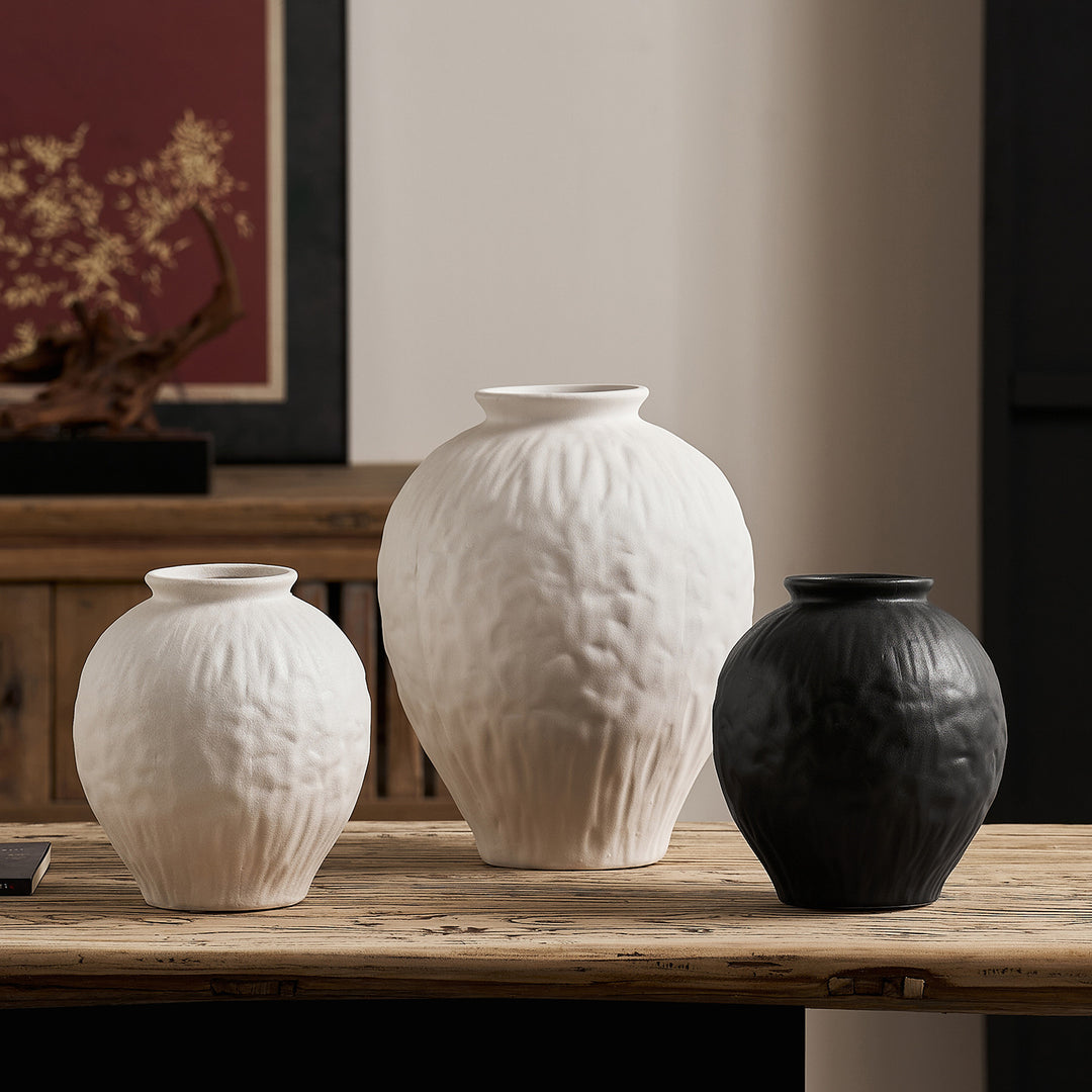 Elegant ceramic vase with texture Stornfield