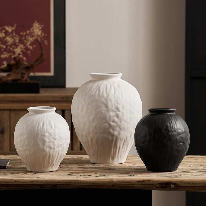 Elegant ceramic vase with texture Stornfield