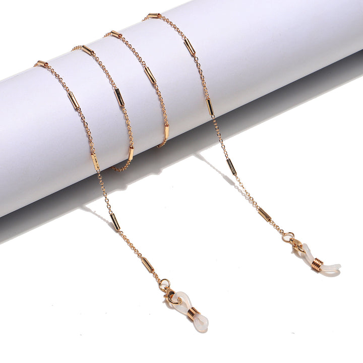 Elegant Chain Eyewear Holder Stornfield