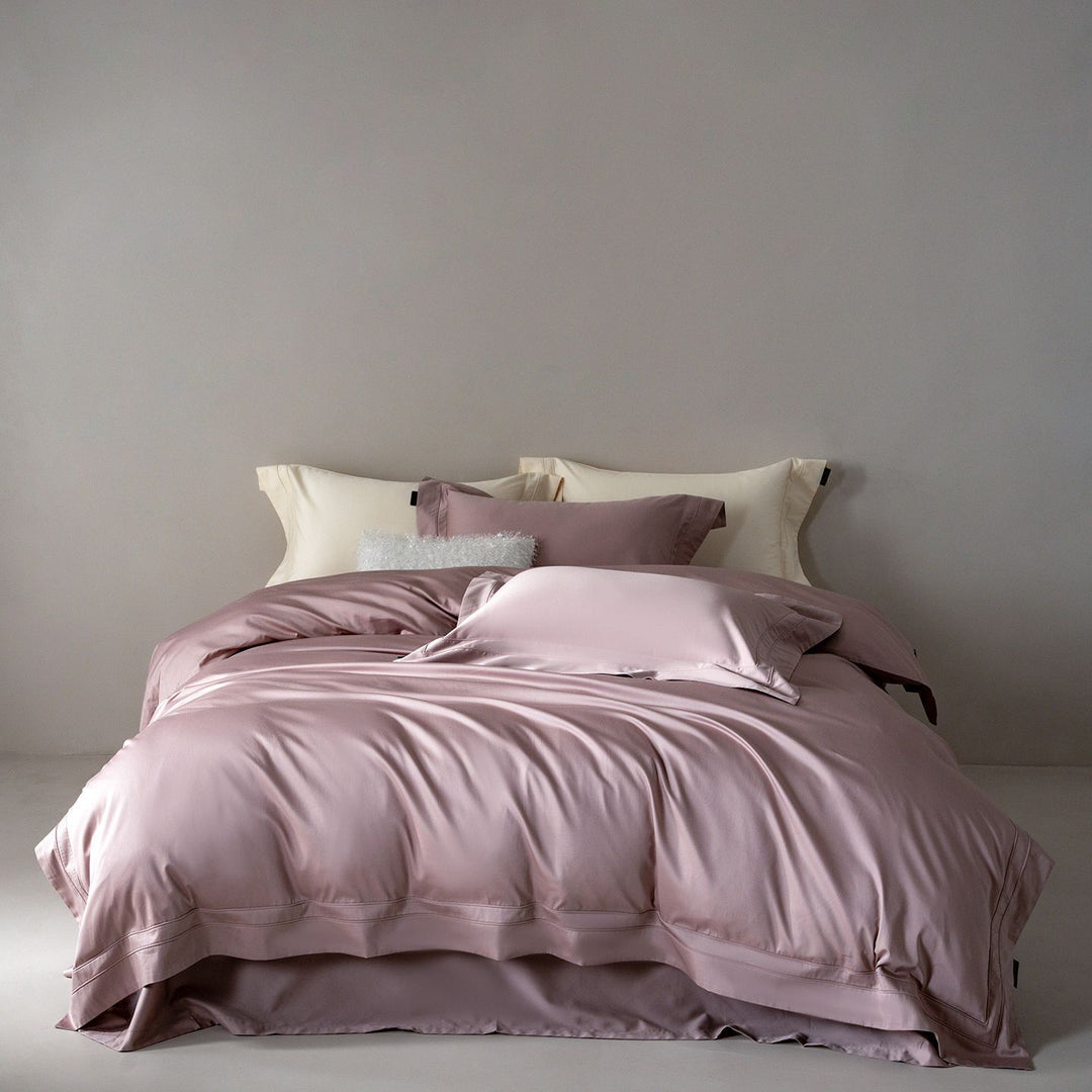 Silky-smooth satin bedding set with hotel closure