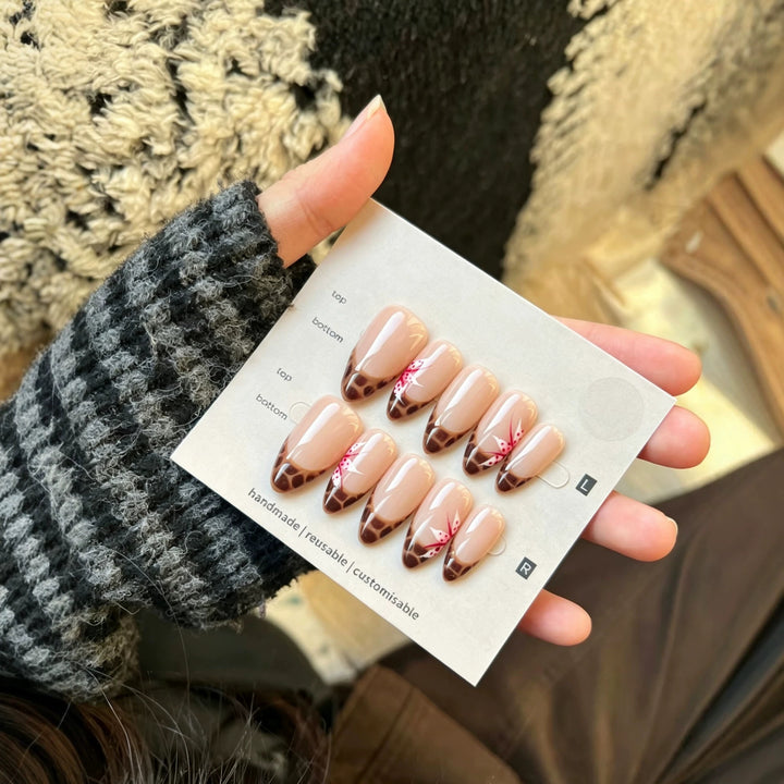 Customizable Handmade Press-On Nail Art Set with Trendy Giraffe Design