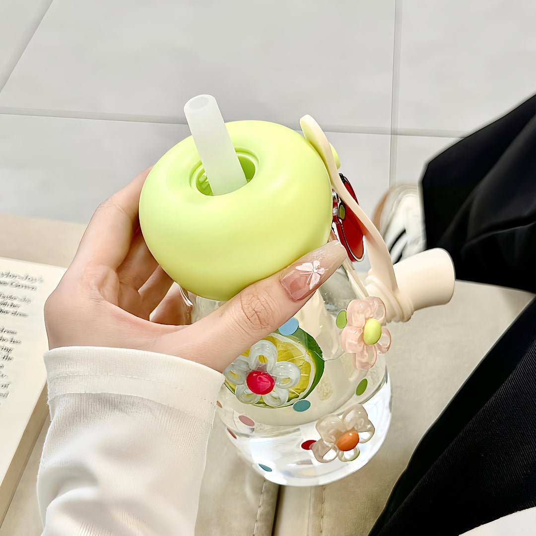 Women's water bottle with integrated fruit filter and practical carrying handle Stornfield