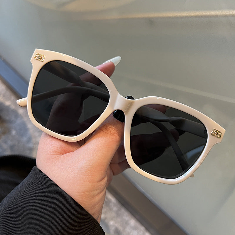 Women square sunglasses with elegant frame structure and UV protection Stornfield