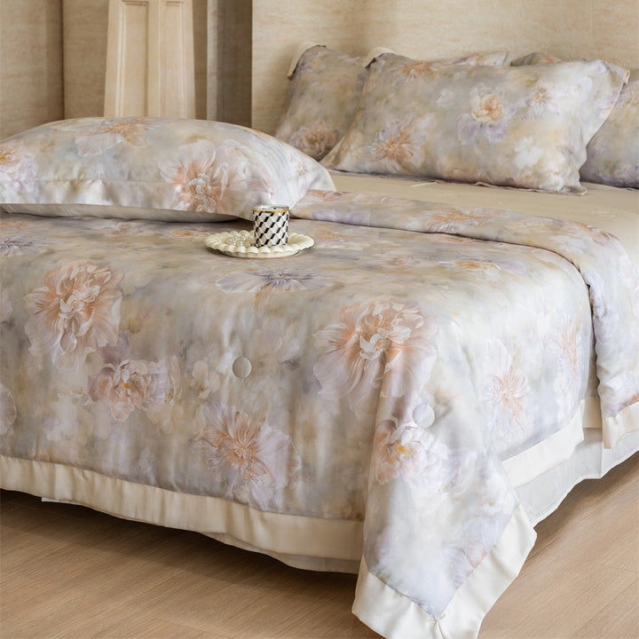 Bedding set with watercolor floral print and fine cotton satin finish