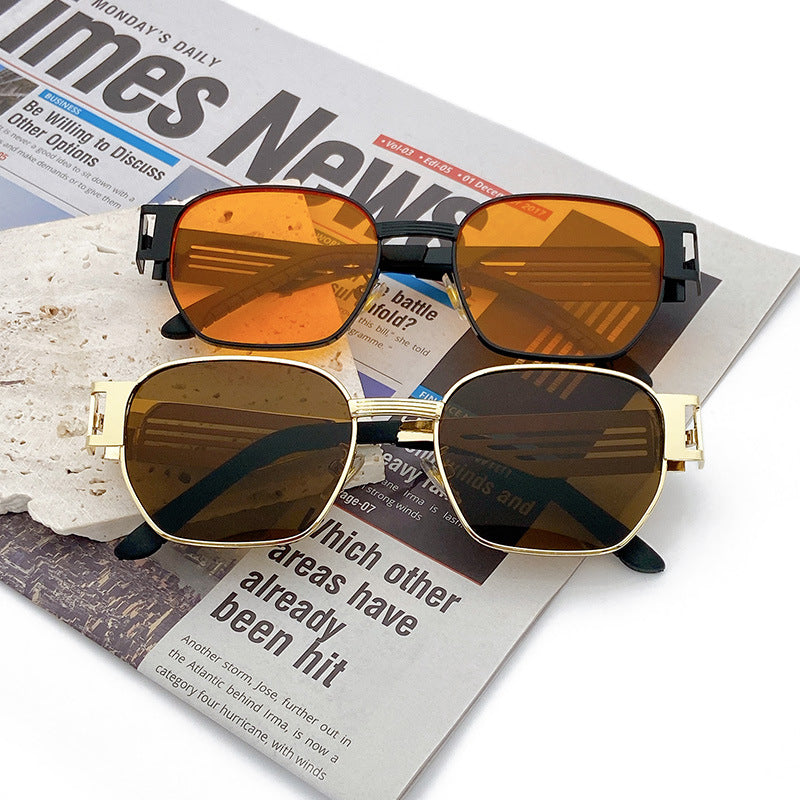 Stylish Oversized Sunglasses in Modern Metal Design Stornfield