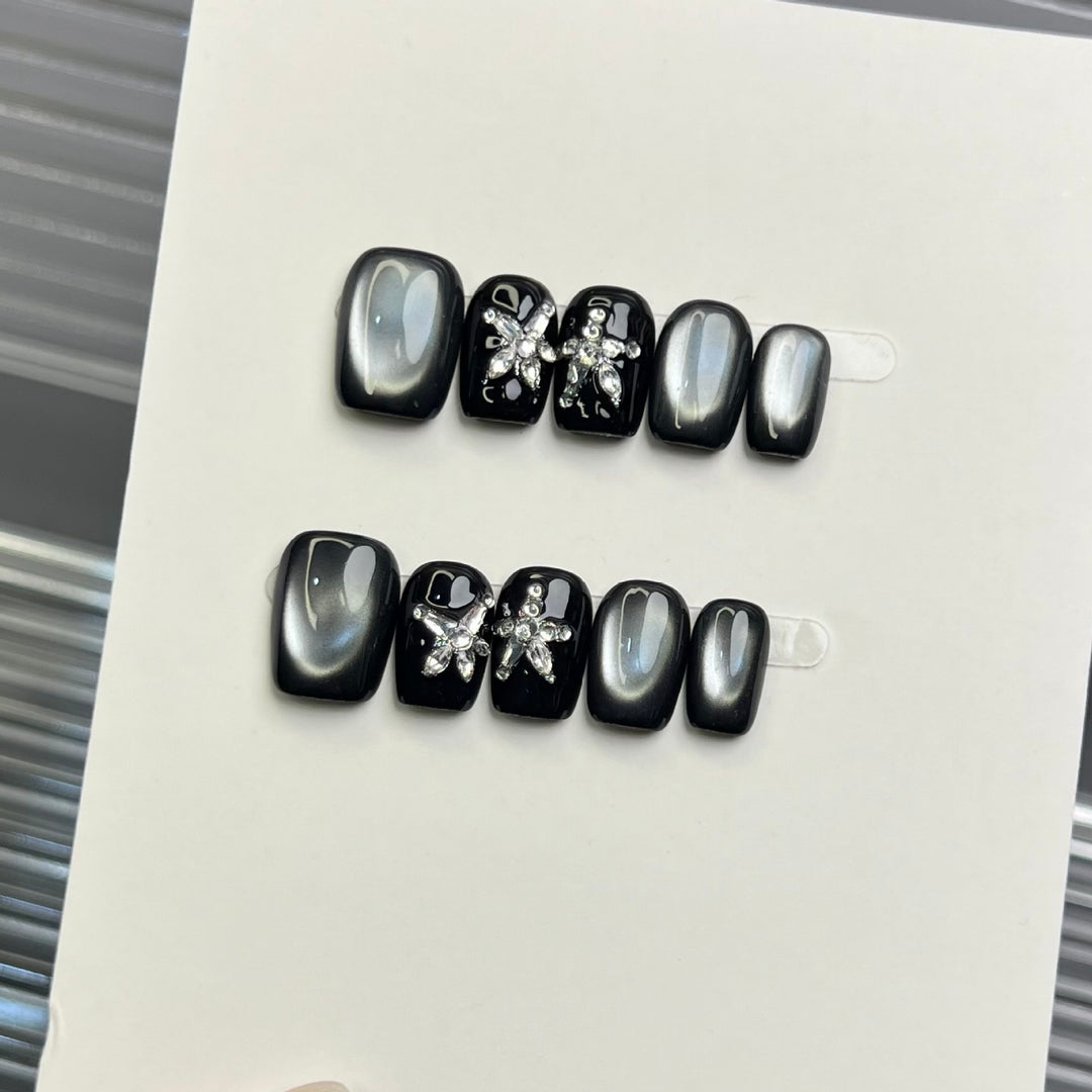 Sparkling Decorative Press-On Nail Set