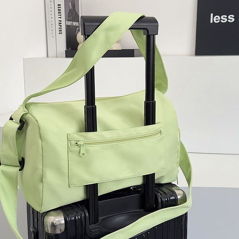 Versatile Multi-Pocket Gym Duffle Stornfield